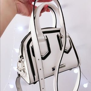 Kendall and Kylie Cross shoulder bag